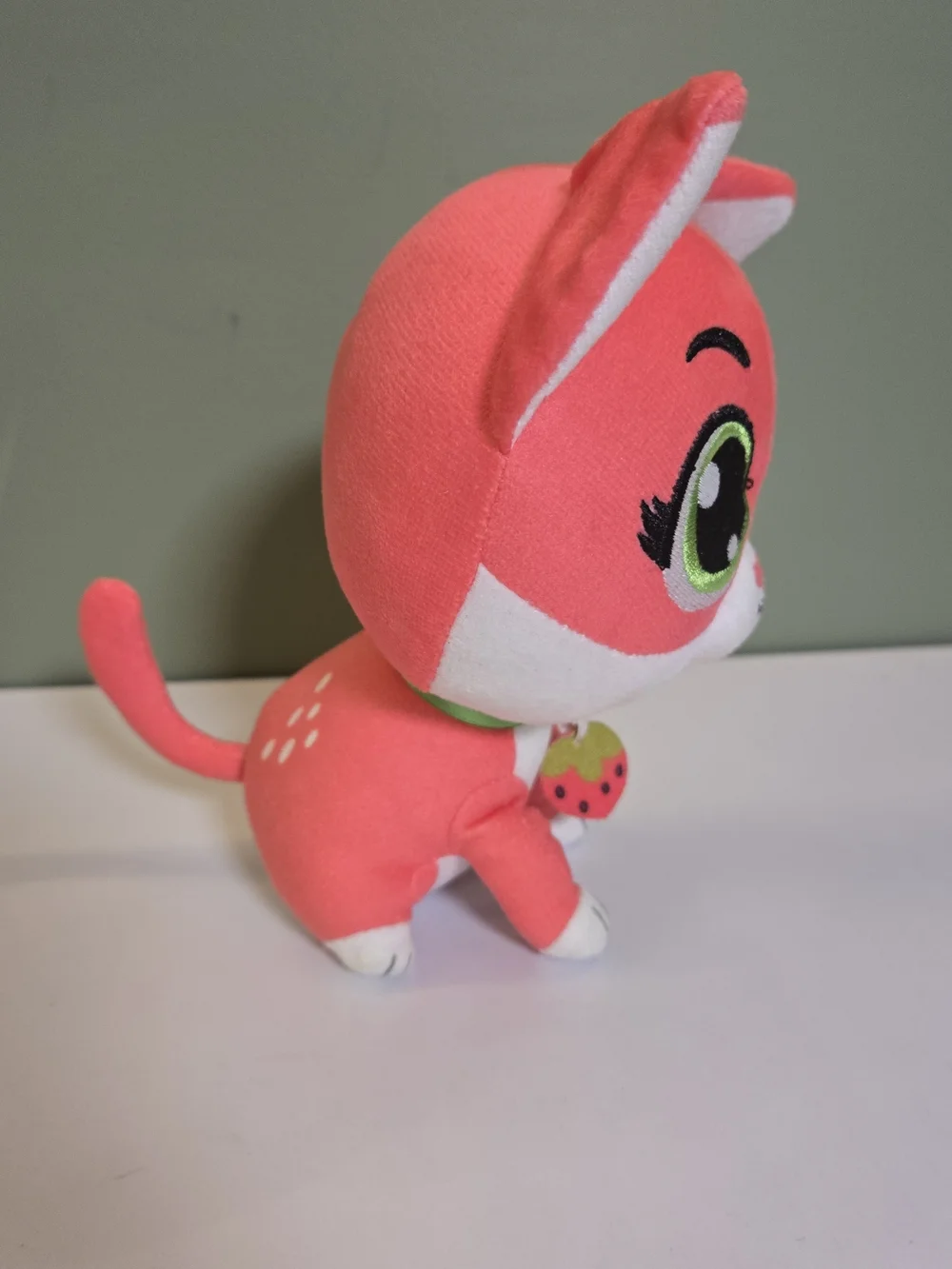Strawberry Shortcake Berry in the Big City Custard Cat Plush 7